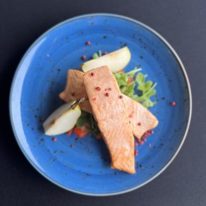 Pieczony łosoś z gruszką