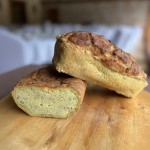 Chleb z pyłkiem pszczelim i czosnkiem niedźwiedzim